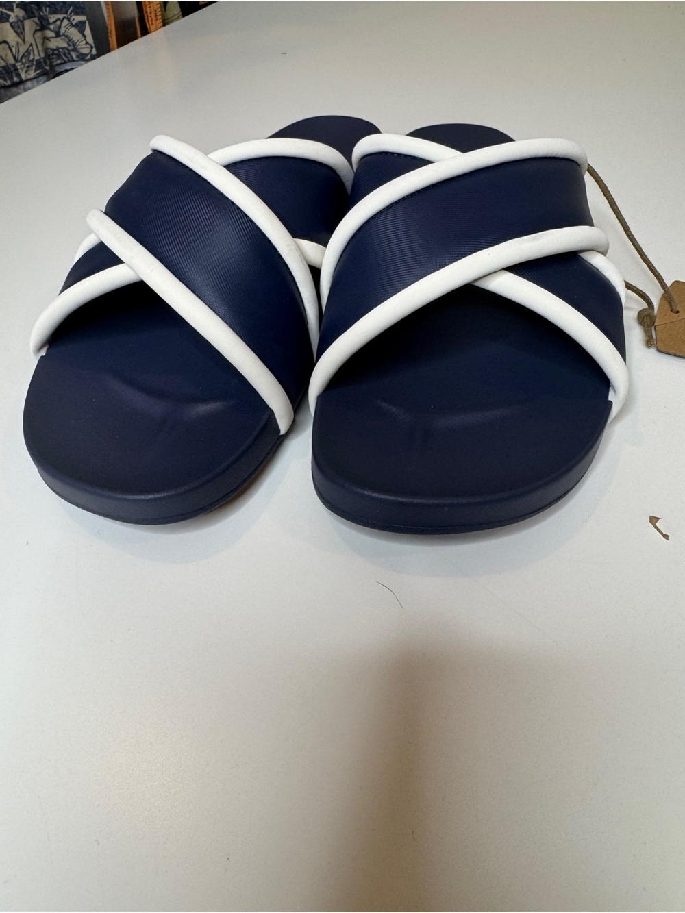 OluKai Ani Crisscross Straps Womens Sandals Slides Size 10 White Sand/White Sand - Picture 6 of 13